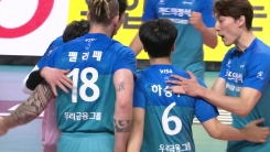 백업 센터 하승우 활약에 우리카드 선두 탈환 백업 센터 하승우 활약에 우리카드 선두 탈환