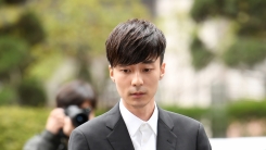 '음란물 유포 혐의' 로이킴, 기소유예 처분 "깊이 반성…모범적 모습 보일 것" '음란물 유포 혐의' 로이킴, 기소유예 처분 "깊이 반성…모범적 모습 보일 것"