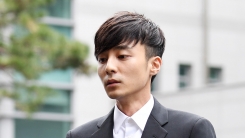 '음란물 유포 기소유예' 로이킴 "경솔한 행동, 책임감 갖고 걸어갈 것" '음란물 유포 기소유예' 로이킴 "경솔한 행동, 책임감 갖고 걸어갈 것"