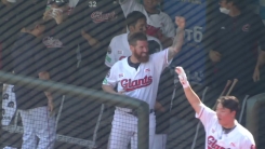 "롯데가 달라졌어요" 개막 5연승...'확진자 속출' 유럽축구 재개는? "롯데가 달라졌어요" 개막 5연승...'확진자 속출' 유럽축구 재개는?