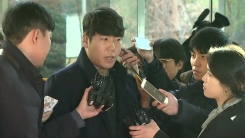 강정호 다음 주중 귀국 예정...팬심은 여전히 '싸늘' 강정호 다음 주중 귀국 예정...팬심은 여전히 '싸늘'