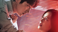 부부로 변신한 이준기·문채원, ‘악의 꽃’ 메인 포스터 공개 부부로 변신한 이준기·문채원, ‘악의 꽃’ 메인 포스터 공개
