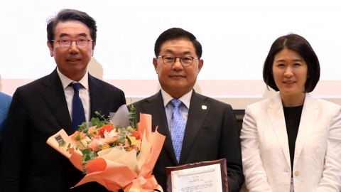 [기업] 라이나생명 홍봉성 사장, ‘대한민국 CEO대상' 수상