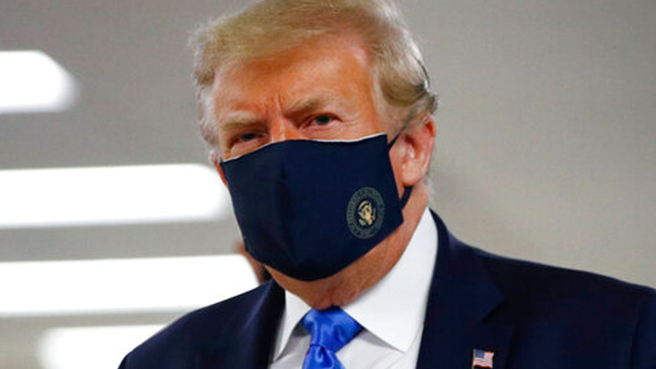 마스크 쓴 트럼프 미국 대통령...'공식 석상 첫 착용'