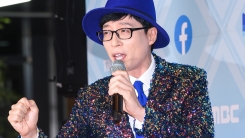 ‘놀면 뭐하니?’ 유산슬 달력판매 수익금, 결식아동 지원... 선한 영향력 행보 ‘놀면 뭐하니?’ 유산슬 달력판매 수익금, 결식아동 지원... 선한 영향력 행보