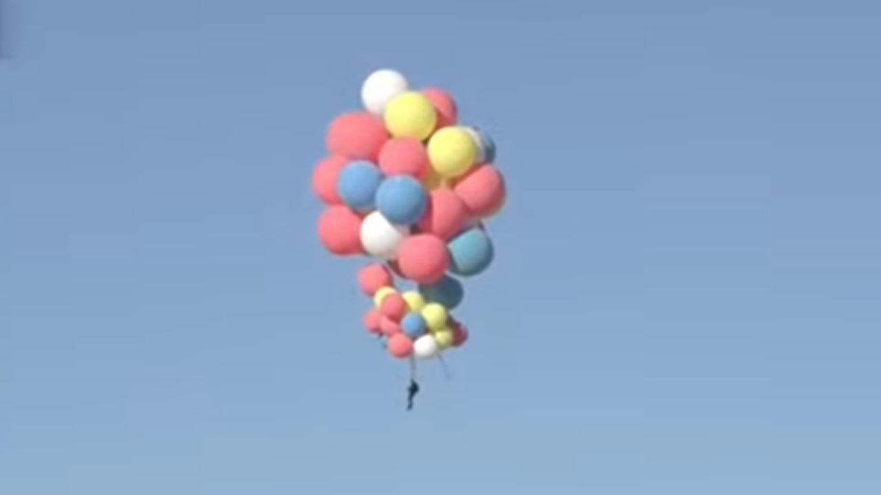 '헬륨 풍선 50개' 의지해 애리조나 사막 건넌 남성