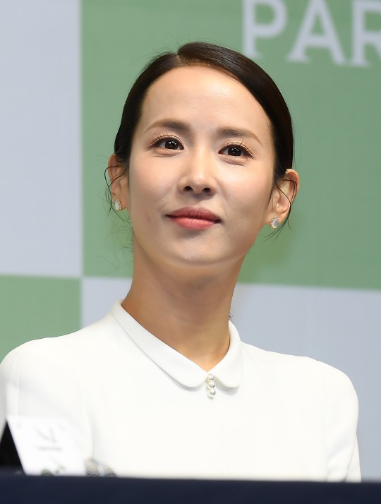 조여정, 16일 부친상 "가족장으로 조용히 치를 것"