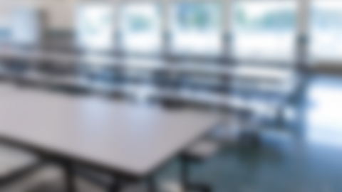 점심 시간에 급식실서 술 마신 교사들 정직·감봉