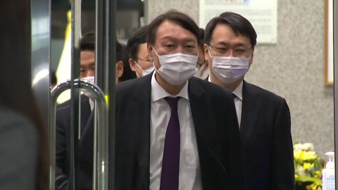 윤석열 "직무정지 명령 부당"...추미애 상대 행정소송 제기