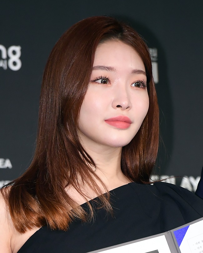 청하, 코로나19 확진 후 "팬들에 미안, 걱정 말고 곧 만나요" 심경 | YTN