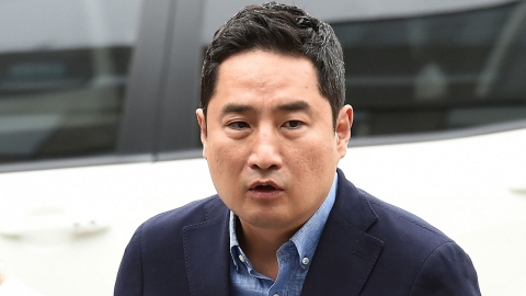 경찰, 강용석 변호사 체포..."허위사실 유포 명예훼손"