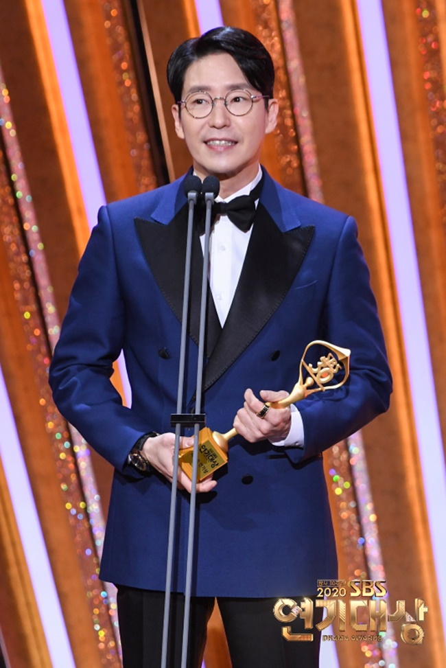 '펜트하우스' 저력...엄기준 등 남녀 최우수상→SBS '연기대상' 6관왕 차지