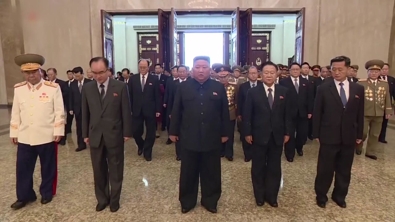 [정치]Kim Jong-un “strengthens nuclear war deterrence”…8th Party Congress closes