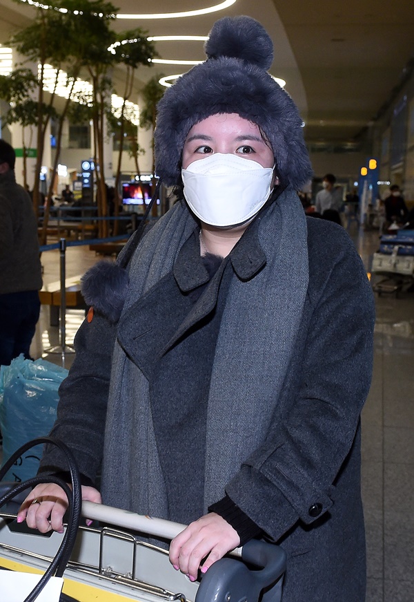 [Y이슈] 에이미, 강제추방 5년 만에 입국 "새출발 하고파...연예 활동 계획 NO"