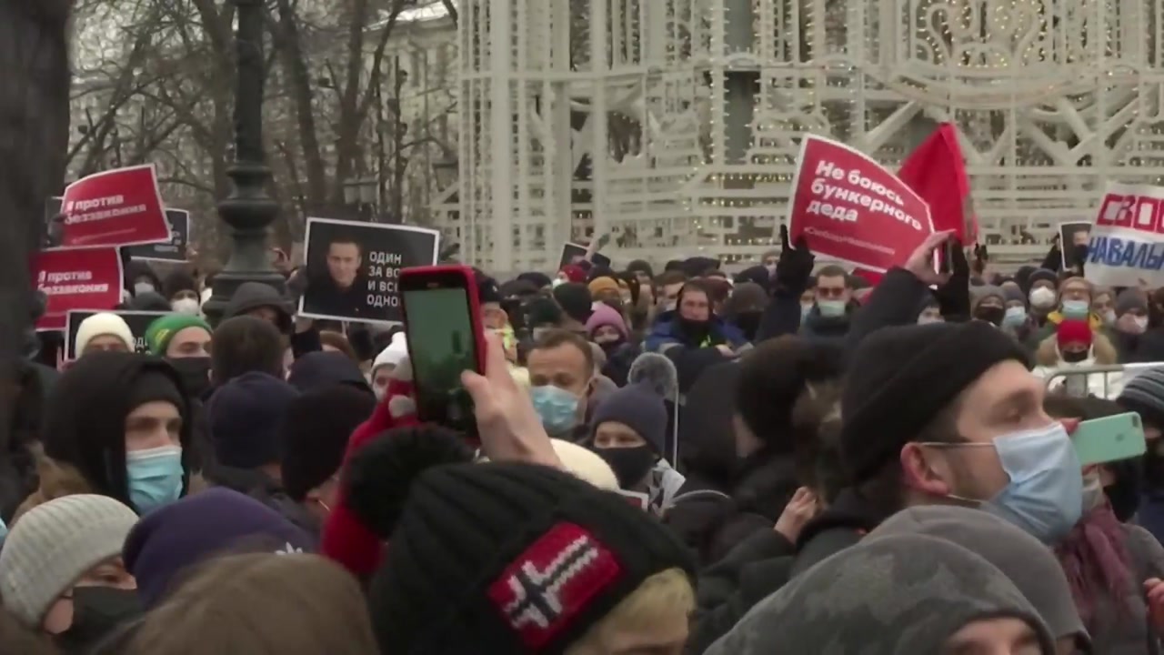 [국제]러시아 전역에 구금 된 나발 니 석방을 요구하는 시위 … 수천 명 체포