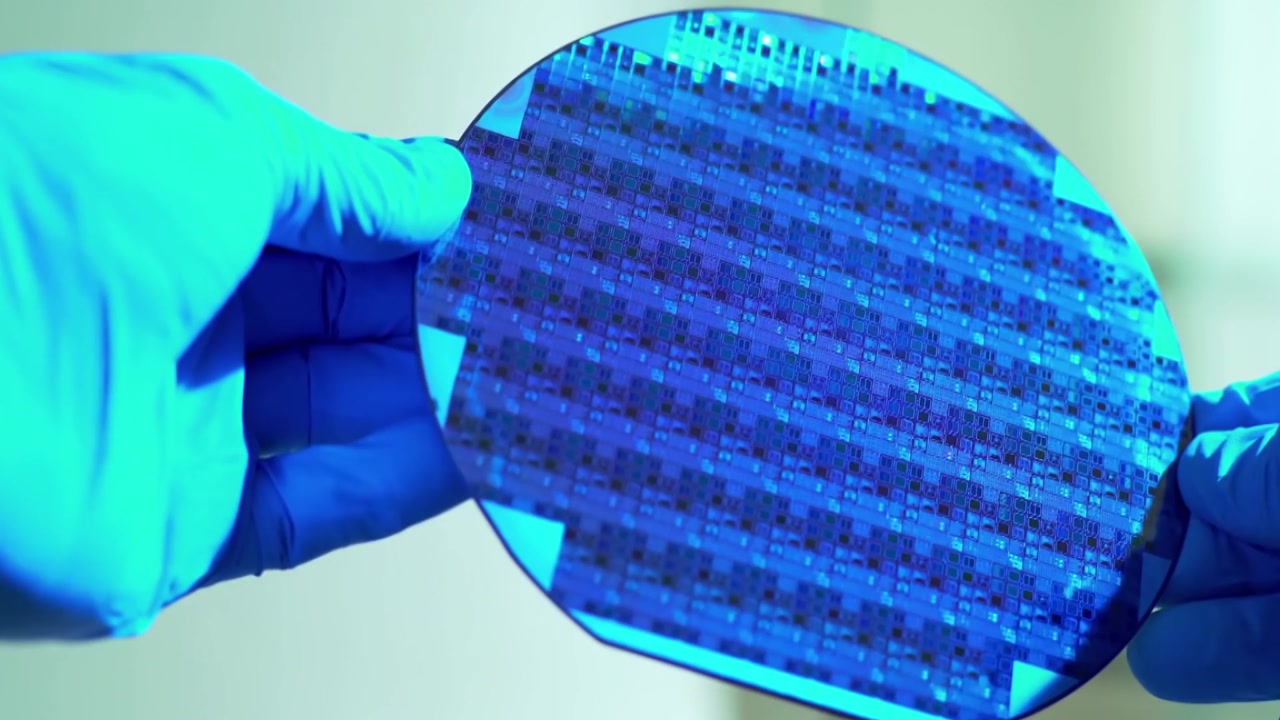 [사회]삼성 전자 · SK 하이닉스 반도체 핵심 기술 유출 … 중국 경쟁자를 뛰어 넘다