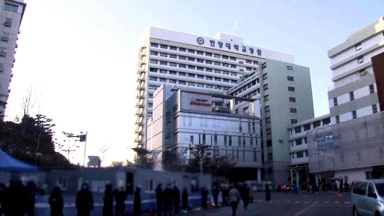 [사회]한양대 병원 4 명 추가 확진 … 서울 ‘집단 감염’여파로 101 명 추가