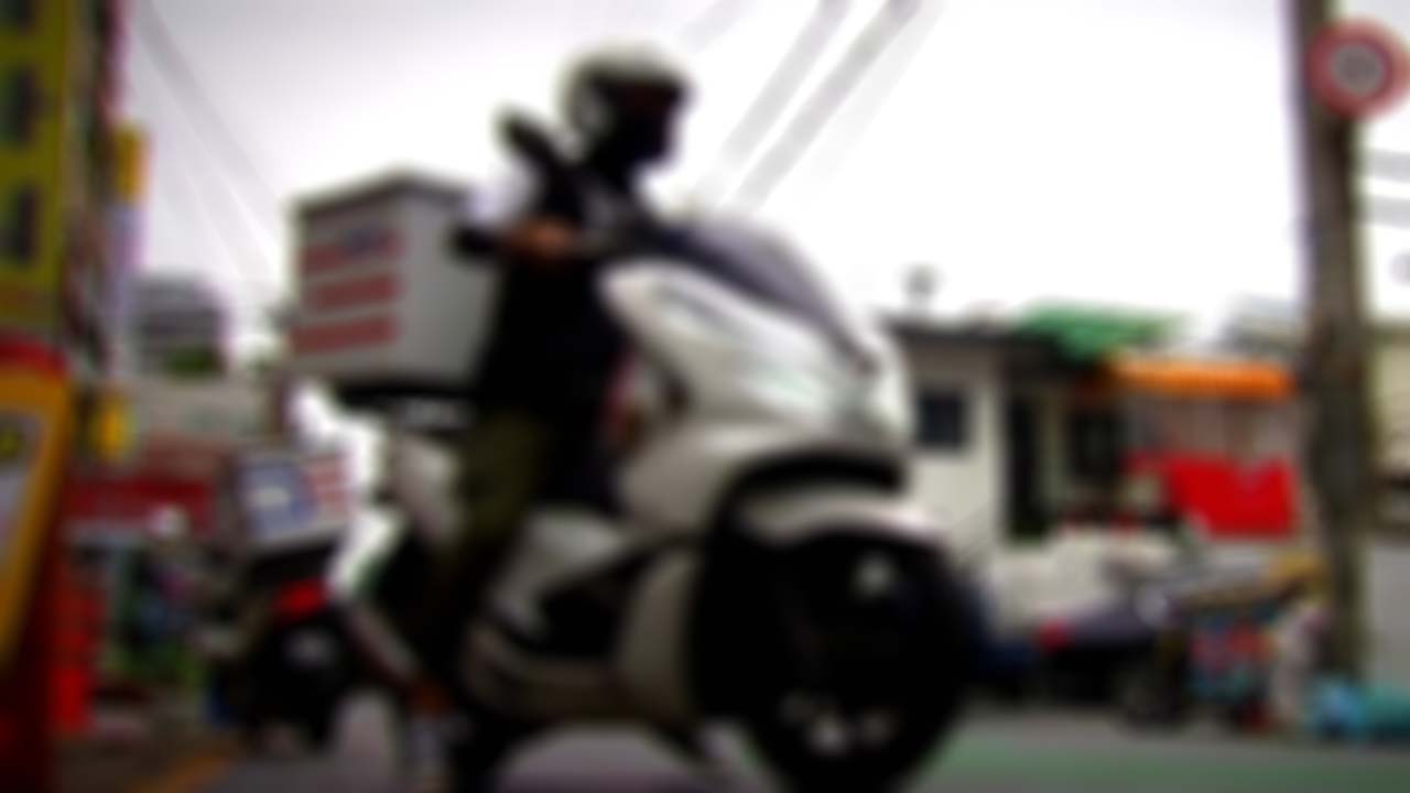 "노력해온 세월 무너지는 느낌" '배달원 갑질 논란' 학원 원장의 호소