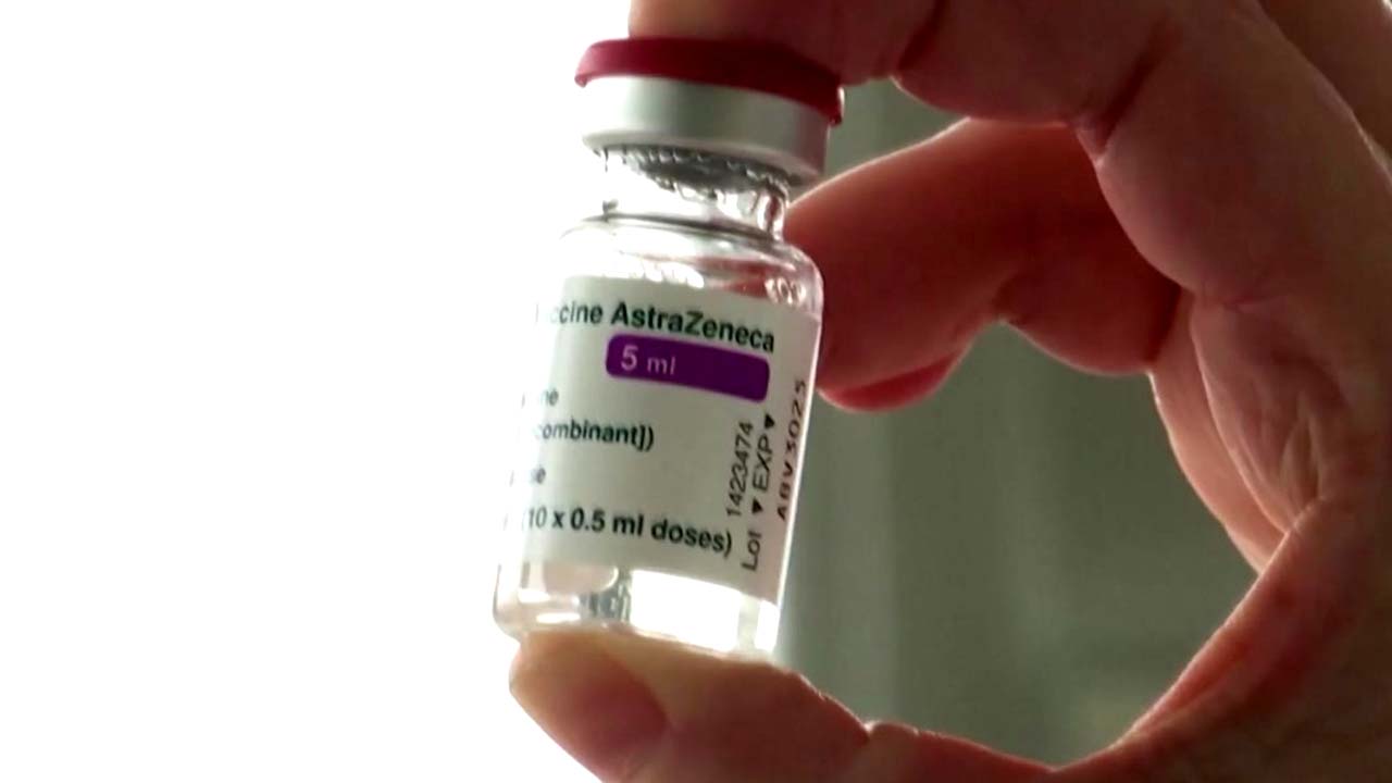 [사회]AZ 백신, 26 일부터 65 세 미만 … “노인 안고”