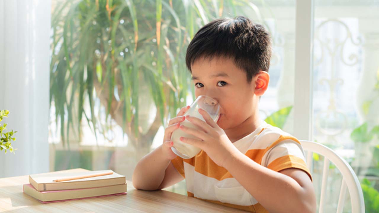 우유 안 마시는 초등학생, 칼슘 부족 위험 16배↑