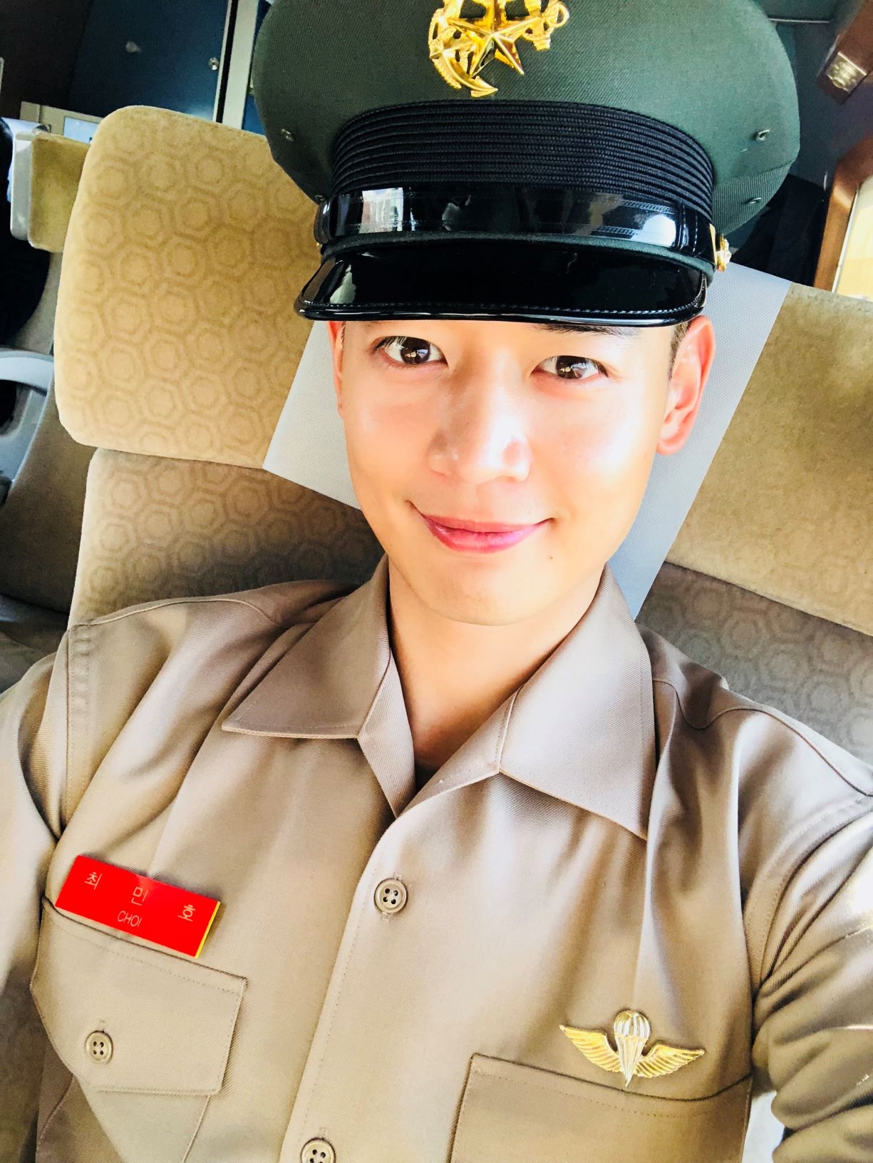 샤이니 민호 “해병대 훈련 참여하고 싶었다... 휴가 반납하고 전역 연기”