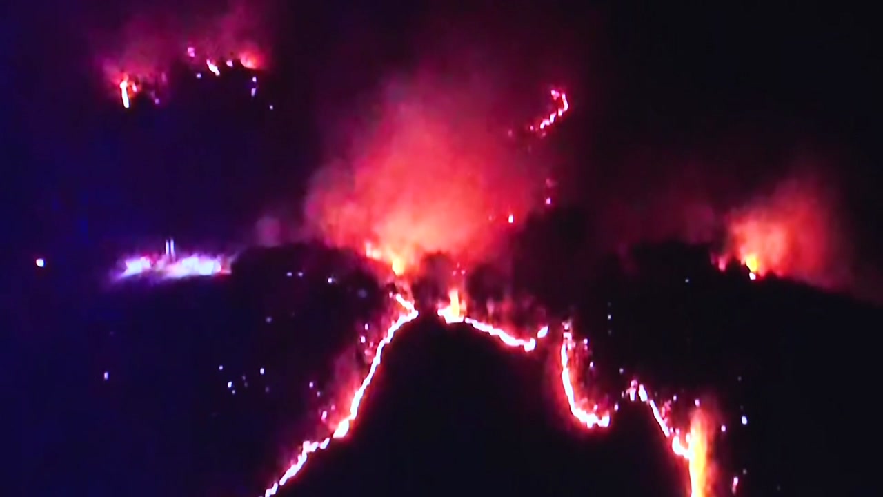 [전국]전국 산불 … 영동, 논산, 하동 수만 산림 파괴