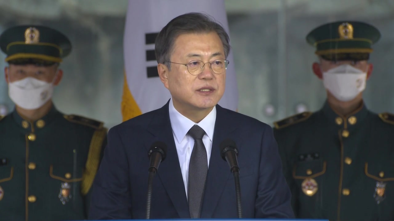 [정치]”I can’t get caught in the past”…President Moon reached out to Japan