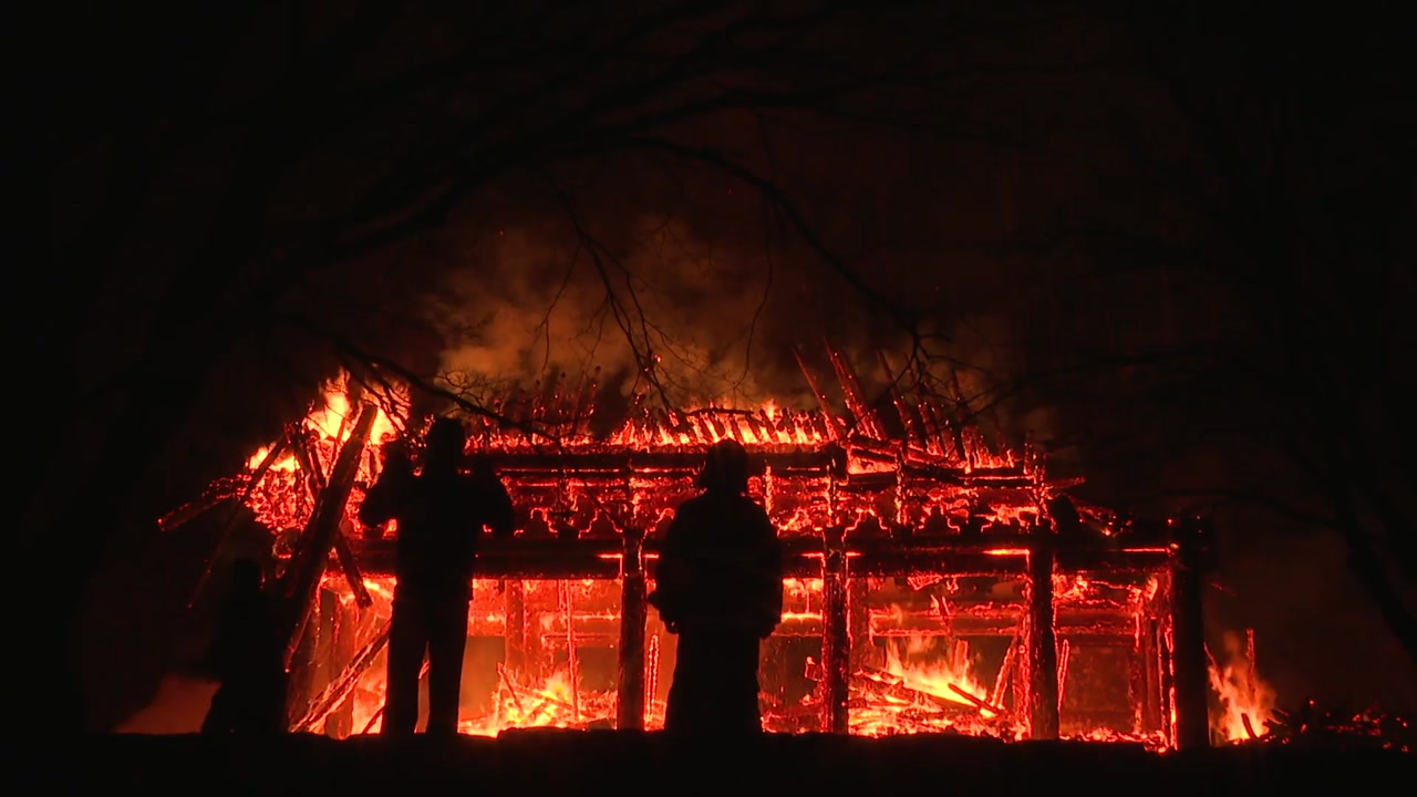 [전국]’Thousand-year-old temple’ turned to ashes…’Banghwa’ monk warrant