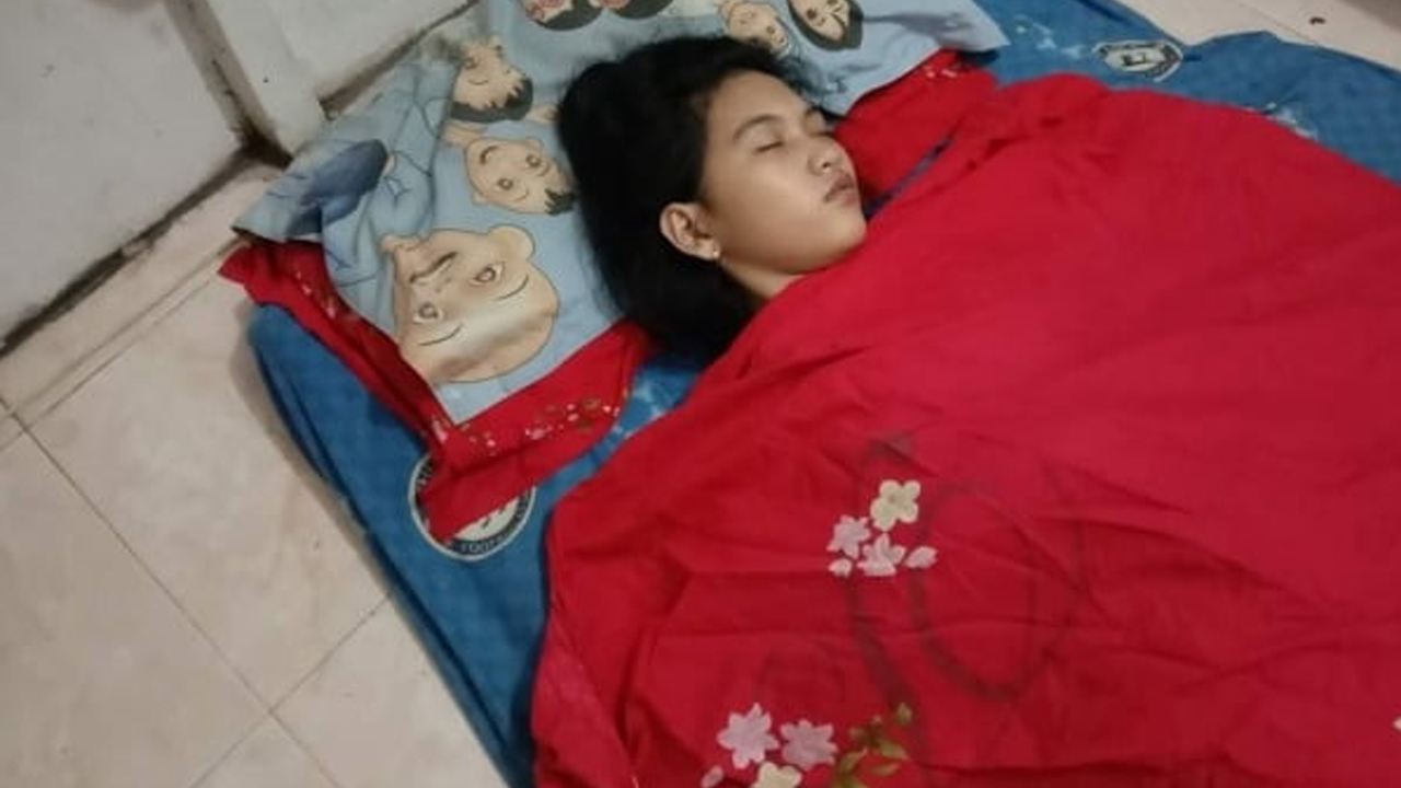 [SNS세상]Indonesian girl can’t wake up for up to 13 days if she falls asleep after accident