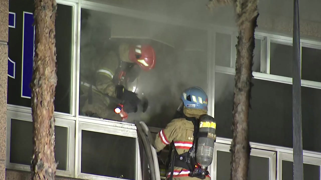 [사회]Fire in a residential-commercial building on the 18th floor of Namyangju…”No one died”