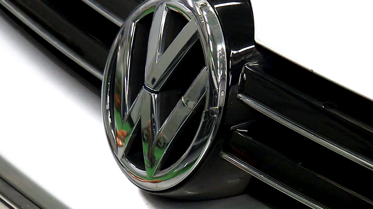 폭스바겐 만우절 장난이 주가 조작?…美 SEC 조사받는다 | YTN