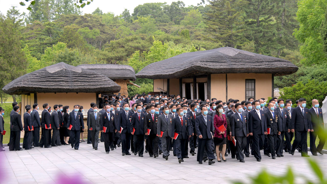 北 노동신문, 상반기 경제 계획 질타..."의지 문제"