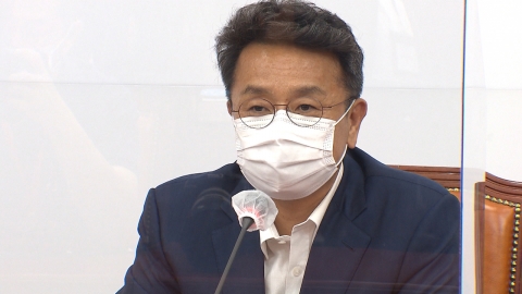 이철희 靑 정무수석 "스가, 국내 정치용으로 한국 이용" 비판