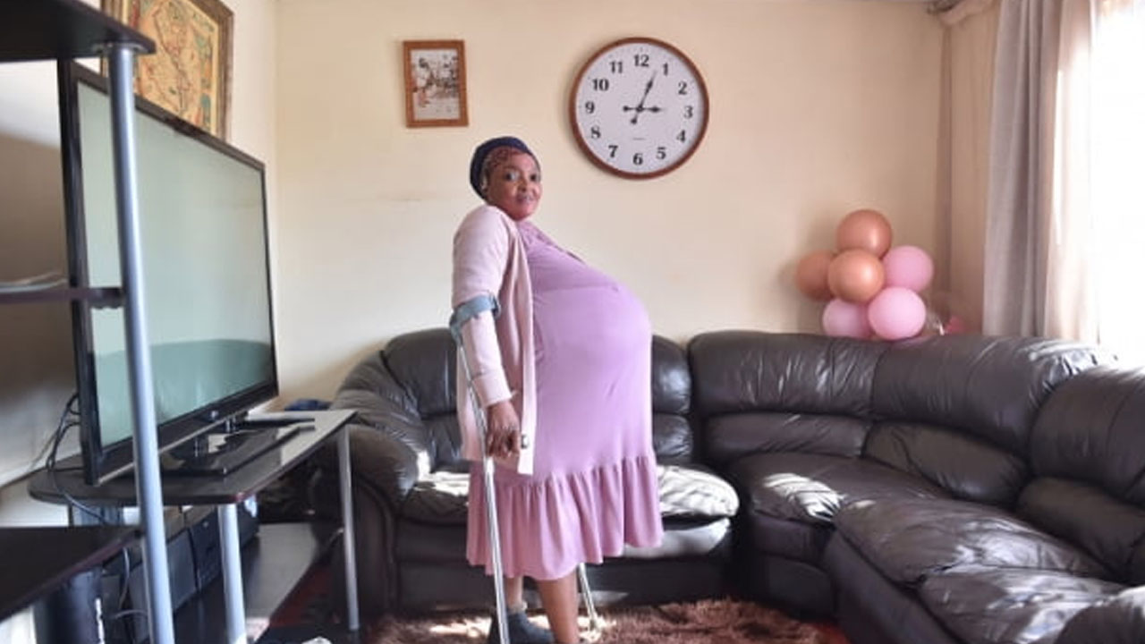 열 쌍둥이 낳았다던 여성 정신병원 입원 "임신은 거짓"