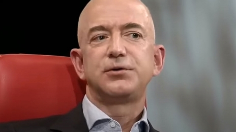 "아마존 고객이 돈 낸 덕분"...베이조스 우주여행 소감에 역풍