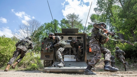 군인권센터 "軍, 폭염경보 시 야외 훈련 중단해야"