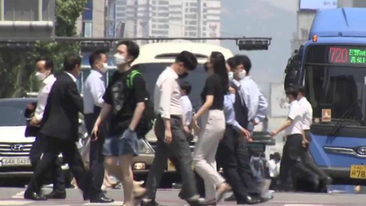 직장인 10명 중 9명 "'폭염 휴가' 필요...업무 사기 떨어져"