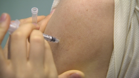 부산에서 유통기한 이틀 지난 코로나19 백신 8명에게 접종