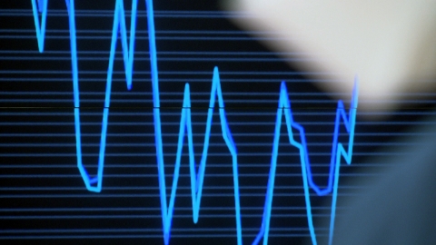 파랗게 질린 코인판...비트코인·이더리움 10% 넘게 급락