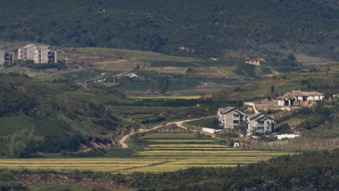 北, 농업 생산 독려..."하늘 못이길 이유 없어"