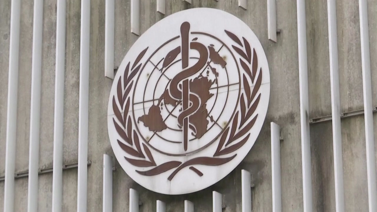 에볼라 퇴치하랬더니...세계보건기구 직원들 콩고에서 '성 착취'