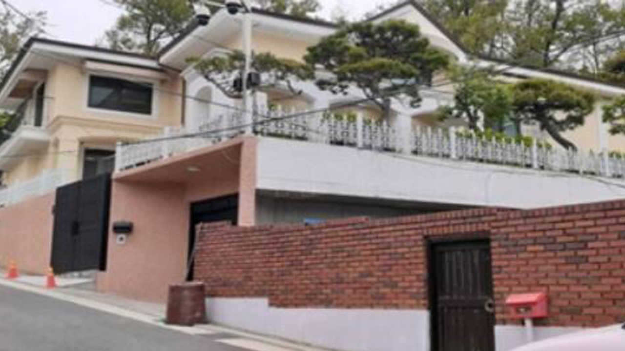 박근혜 내곡동 사저, 연예기획사가 38억에 매입