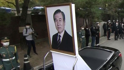 [현장영상] 故 노태우 발인...사저 거쳐 올림픽공원으로