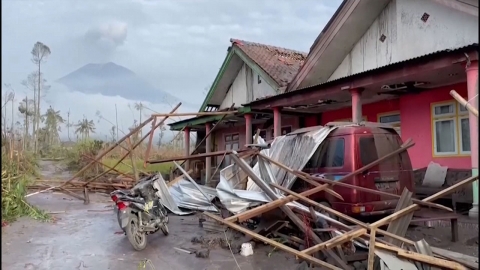 인니 자바섬 화산 분화..."13명 사망·98명 부상"
