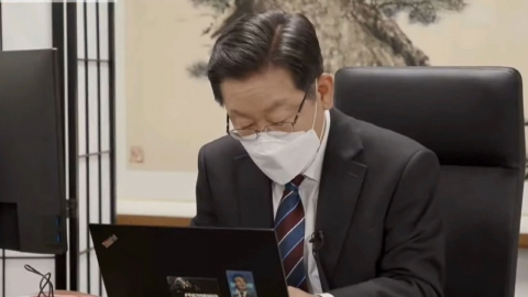 이재명, 머리 색 변경 이유 묻자 "윤석열보다 나이들어 보여서"