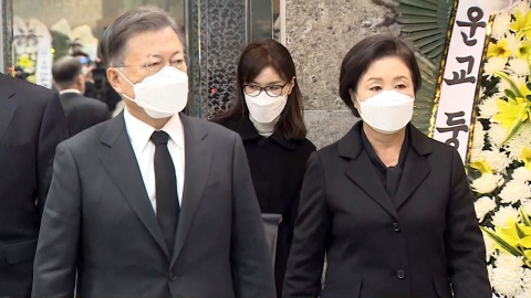 문 대통령, 故 이한열 열사 모친 배은심 여사 빈소 조문