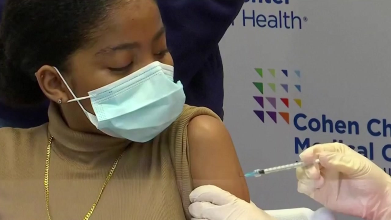 美 CDC 국장 "백신 '접종 완료' 정의 고치는 작업 중"