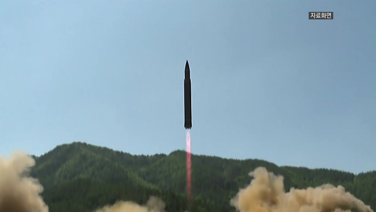 [속보] 북한 "어제 지대지 전술유도탄 시험발사"...김정은 불참