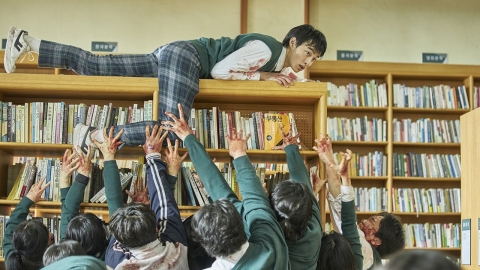 [Y이슈] '지금 우리 학교는' 외신 반응은?…"아찔하다" VS "단조롭다"