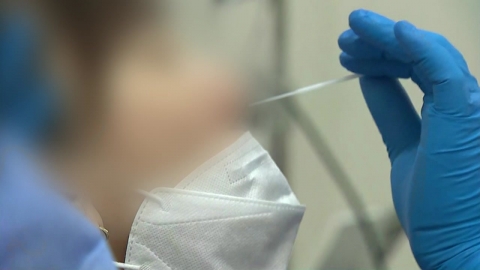 "오미크론 치명률, 델타의 1/3이지만 독감의 2배 수준"